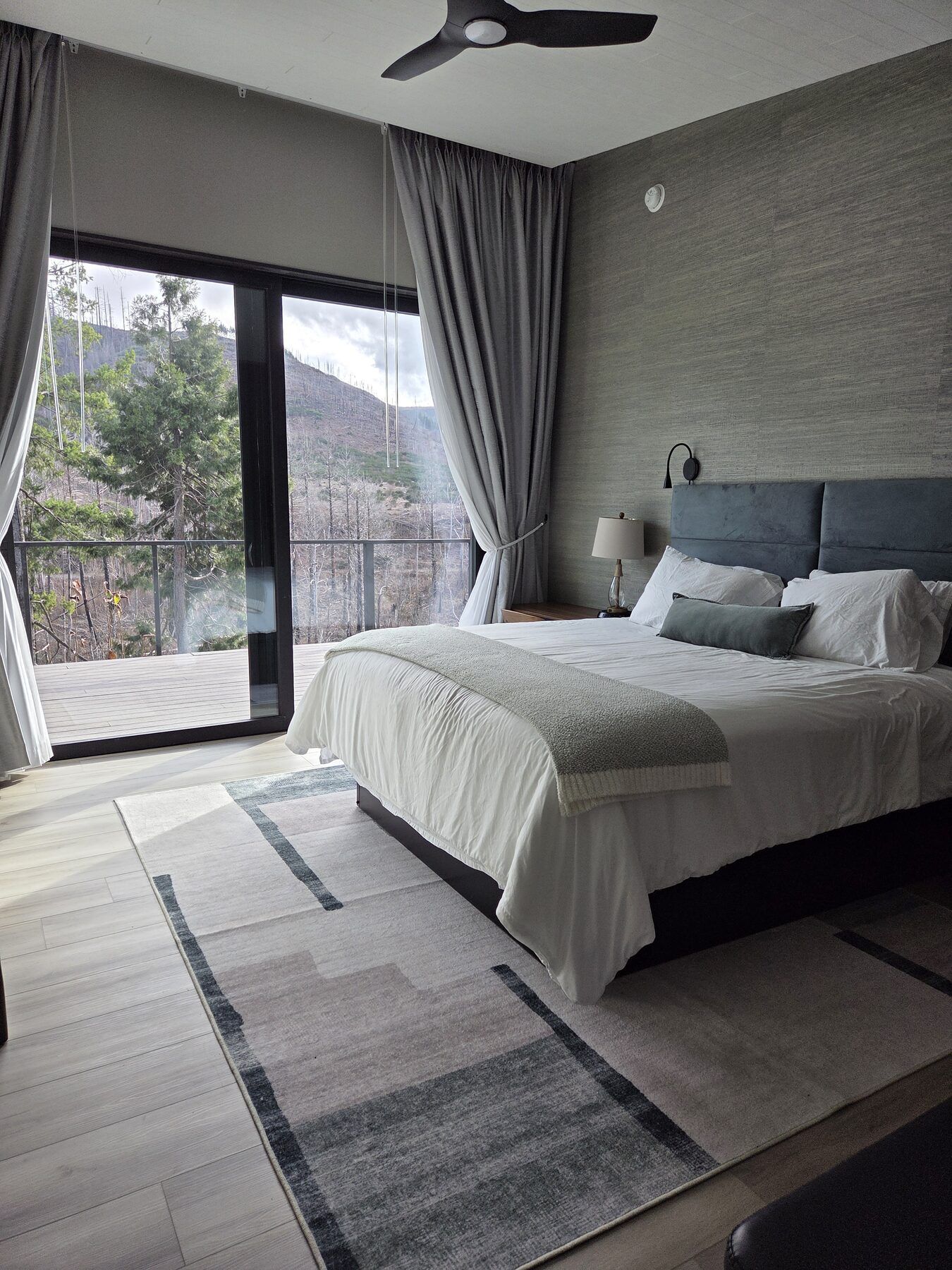 B&B suite with river-view balcony