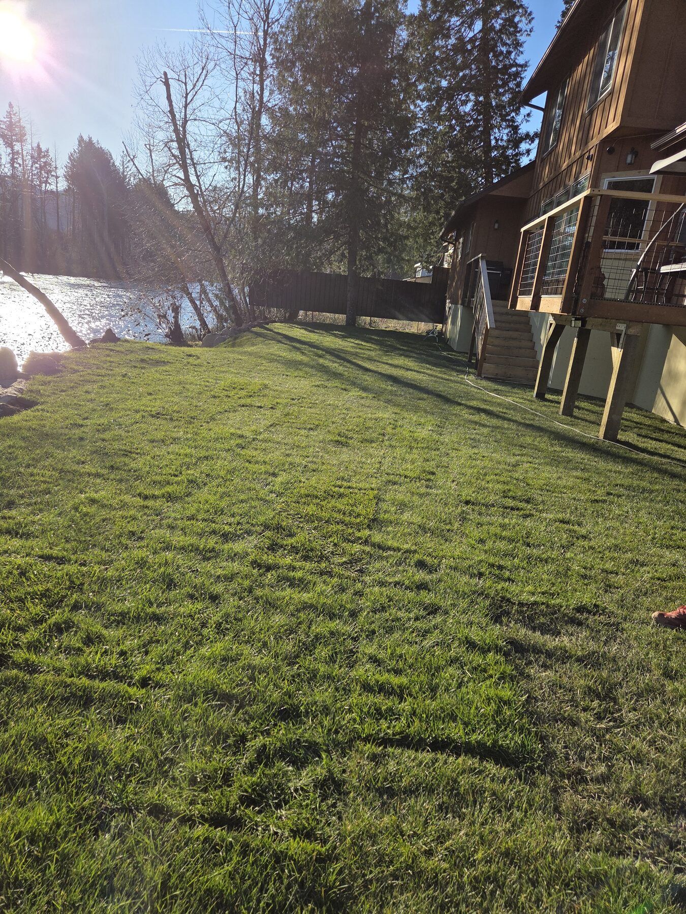 Vida View Retreat lawn and McKenzie River frontage