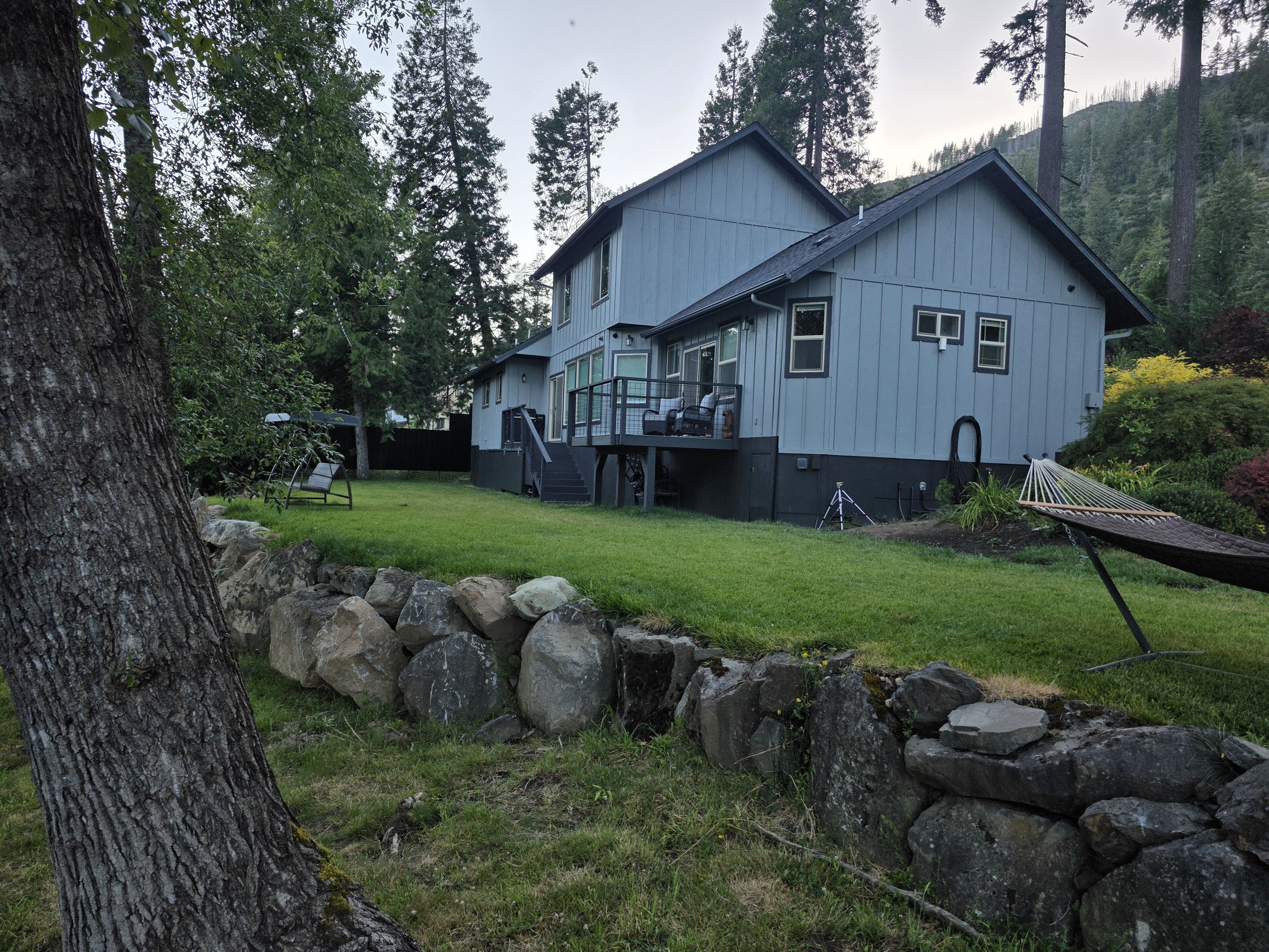 Private McKenzie River frontage at The River Front House